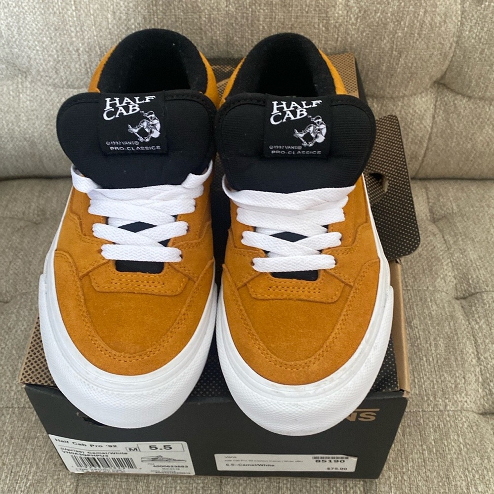 VANS for Uprise Half Cab Pro ‘92 NIB Camel/white Size 5.5 Men’s/ 7 Womens